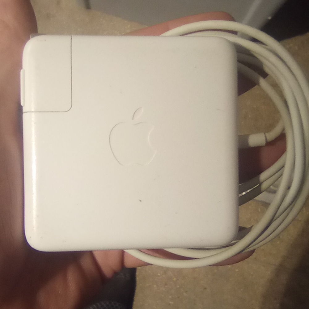 Apple 85 watt MagSafe Power Adapter